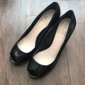 VINCE CAMUTO Black Peep Toe Patent Leather Pumps